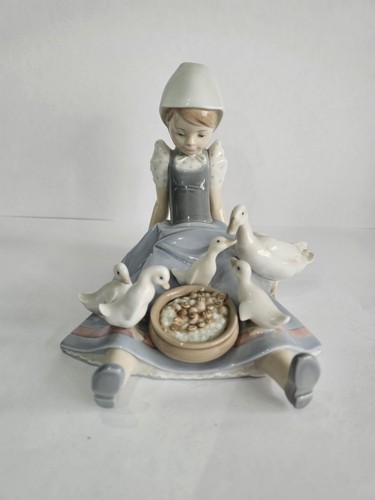 Lladro porcelain figurine - lladro,