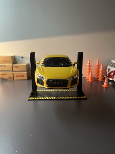 Scale working garage car - garage,