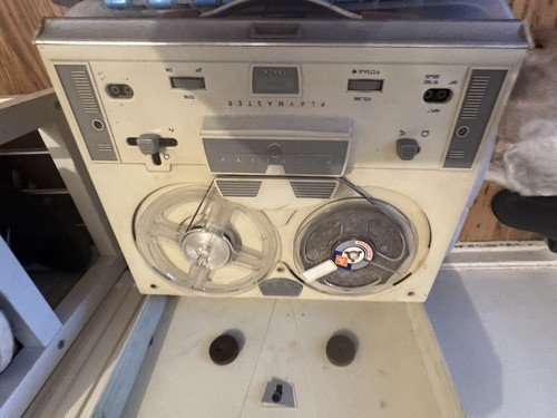 Vintage reel - to,
