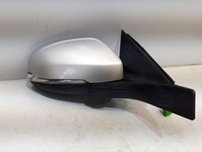 GENUINE 2013 VOLVO V70   RIGHT DOOR MIRROR 13 WIRE PUDDLE LIGHT / CAMERA