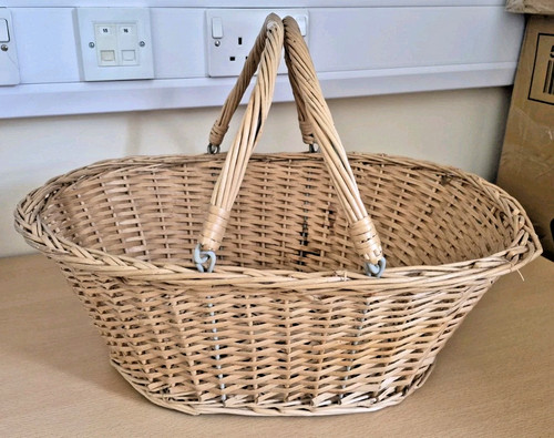 Large wicker shopping basket - large,
