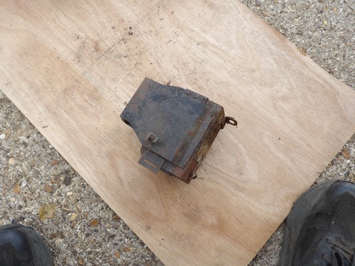 Suzuki 200 battery box - battery,