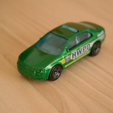 2013 FORD FUSION POLICE '06 HOT WHEELS DIECAST CAR TOY