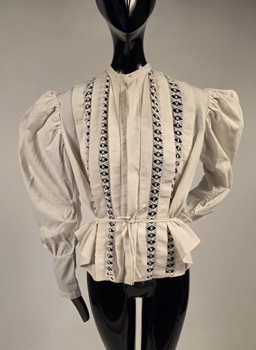 Edwardian white puff sleeve - white,