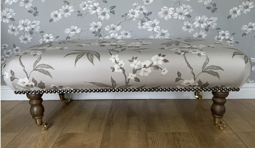 New footstool laura - a,