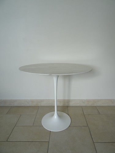 Old coffee table - old, knoll
