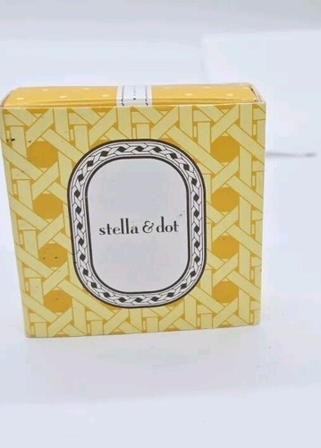 Stella dot leaf earrings - &,