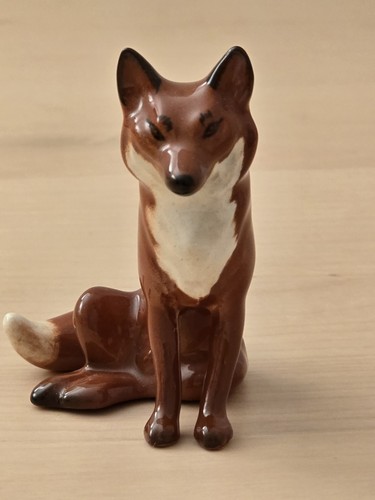Beswick porcelain sitting fox - beswick,