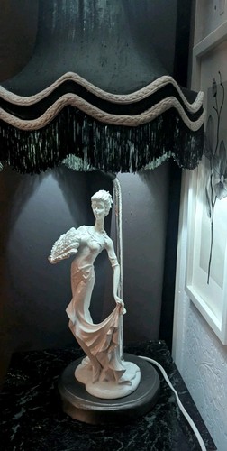 Art deco figural lady - deco,