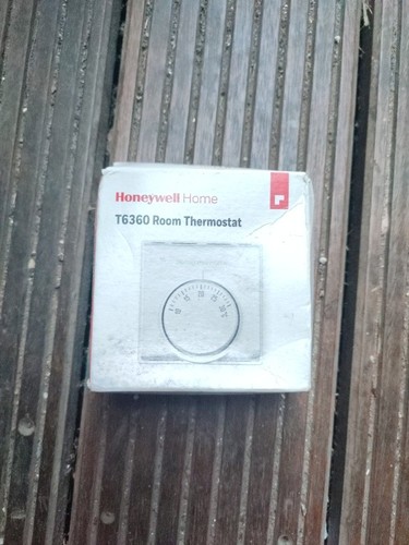 Honeywell room thermostat - room,