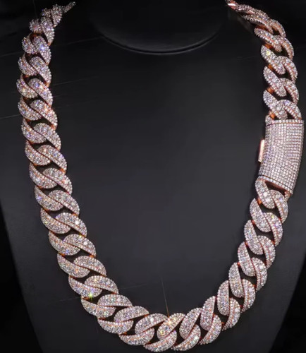 Iced out 22mm rose gold - out,