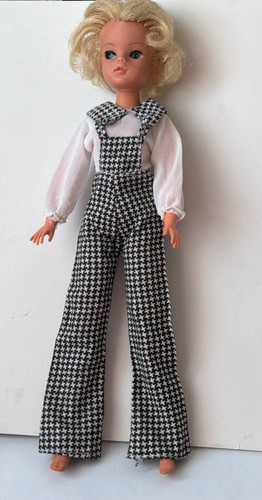 Vintage short haired sindy - haired,