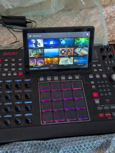 Akai mpc music - x, sampler