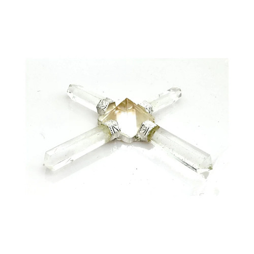 Clear quartz crystal - clear,