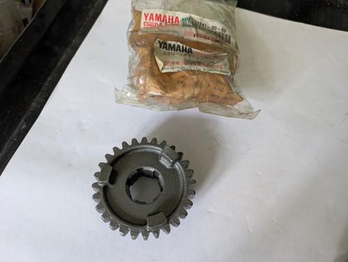 Genuine yamaha 4th wheel - yamaha, gear
