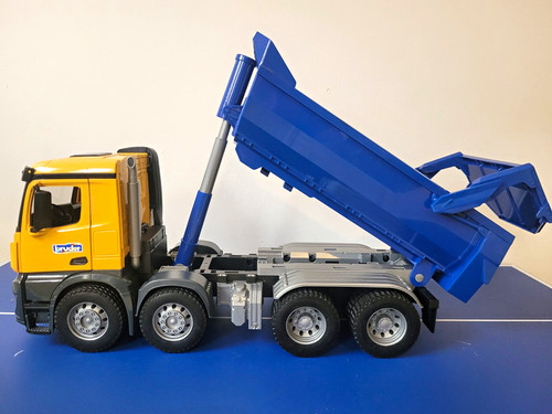 Bruder mercedes benz tipper - mercedes-benz,