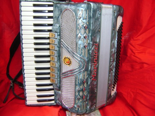 Marinucci 120 bass - 120, accordion