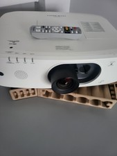 Panasonic pt fz570 WUXGA (1920