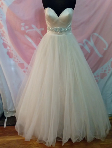 Job lot wedding dresses - of,