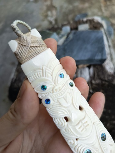 Maori toki wheku tiki - wheku,