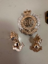 Authentic British Army Royal engineers badge and UBIQUE pins collar badges