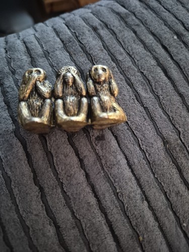Vintage three wise - three,