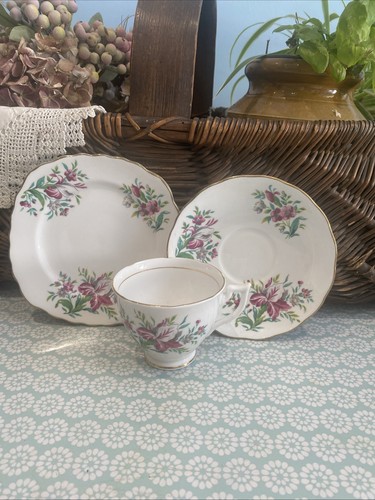 Vintage crown essex - vintage, lilly
