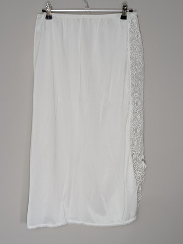Vtg claremont white nylon - claremont,