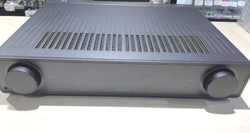 Arcam integrated amplifier - a5,