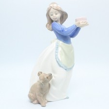Nao By Lladro Girl With