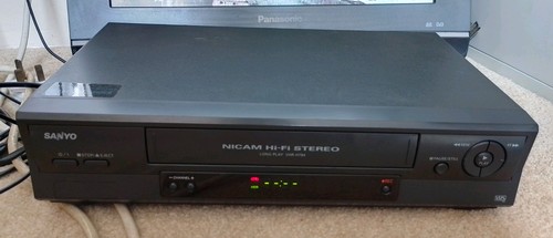 Sanyo vhs player vcr - sanyo,