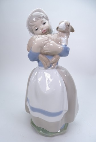 Nao lladro 0120 girl - by,