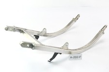 Suzuki RGV 250 subframe engine