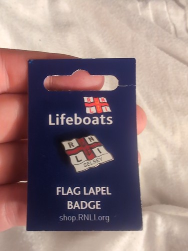 Rnli lifeboat badge - lifeboat, selsey