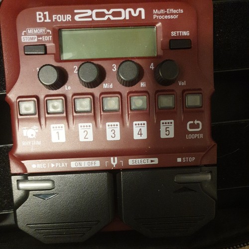 Zoom four bass - b1,
