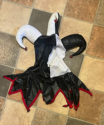 Black white red jester hat - black,