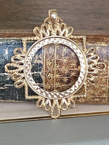 9ct gold full sovereign - gold,