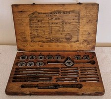 VINTAGE PRATT & WHITNEY BUTTON