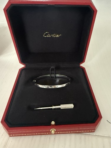 Cartier love bracelet - cartier,