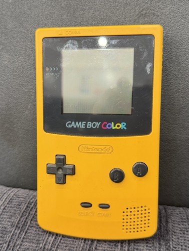 Nintendo game boy - game, yellow