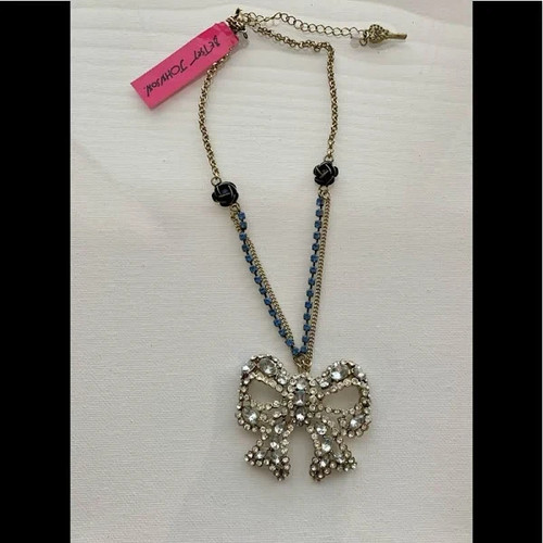 Nwt betsey johnson crystal bow - nwt,