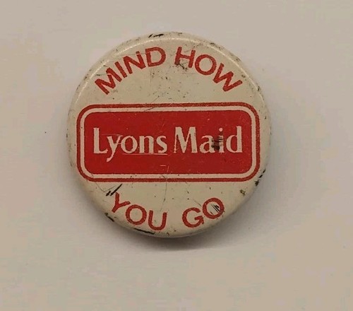 Vintage badge mind how - vintage, badge.