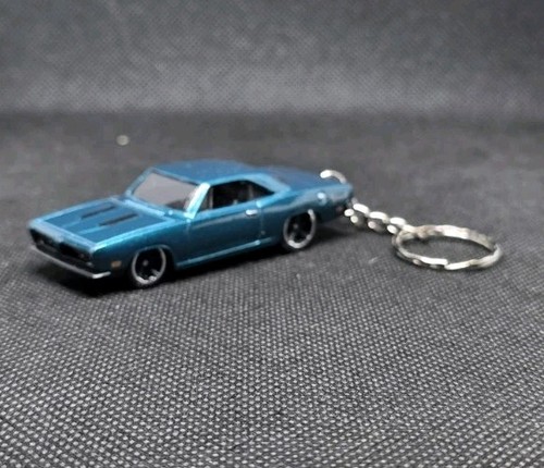 Hotwheels plymouth barracuda - plymouth,
