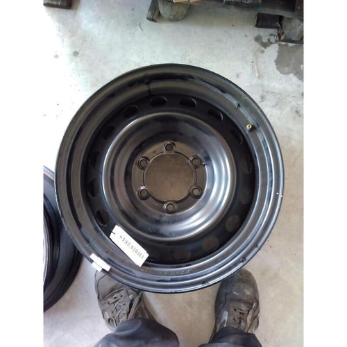 Rim wheel toyota - rim,