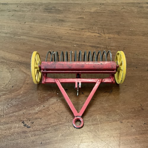 Dinky toys 27k 324 hay - toys,