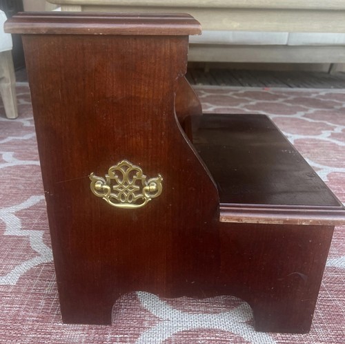 Vtg cherry wood bed - cherry, steps