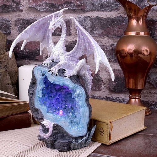 Dragon white resin - resin, geode