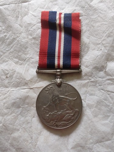 Ww2 war medal original - medal, good