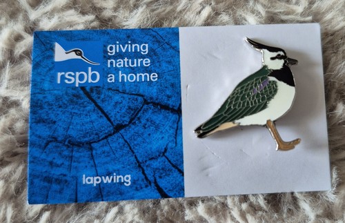 Rspb bird pin badge lapwing - rspb,