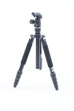 Giottos VGRN fold away  Tripod